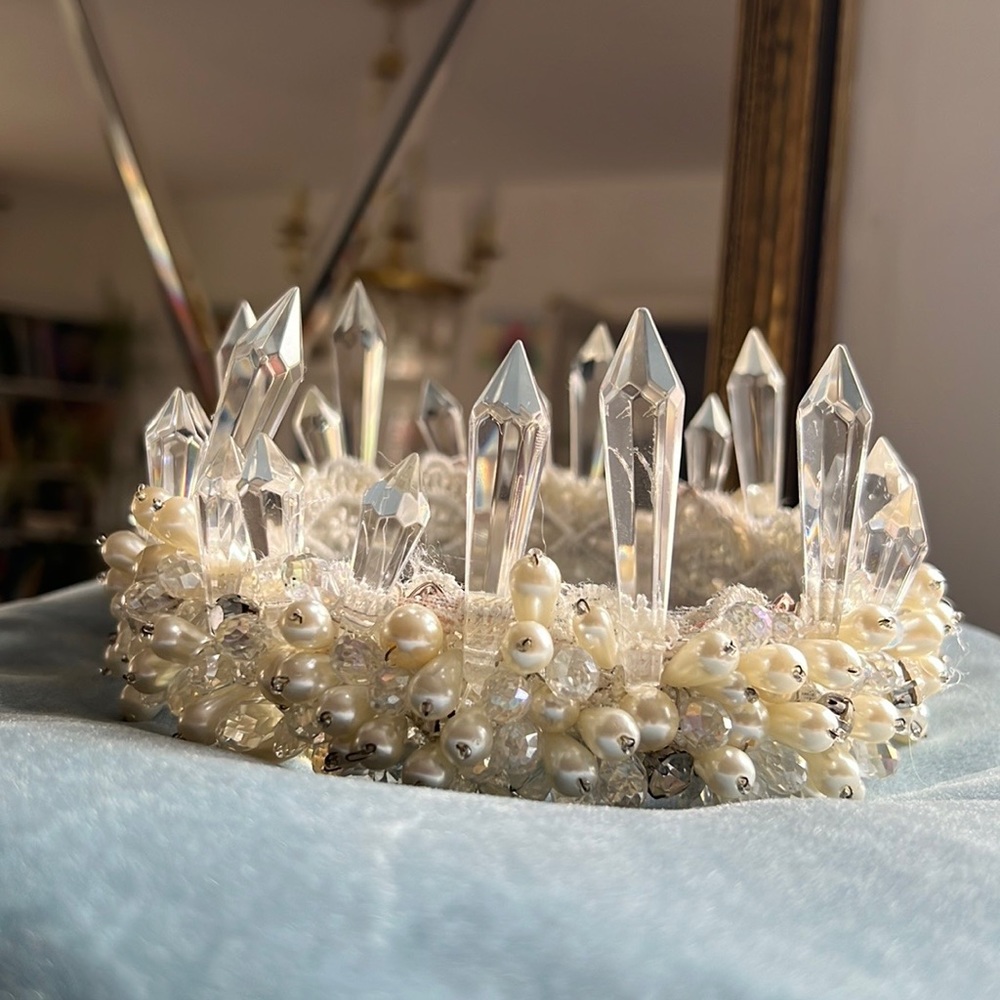 Crown / Princess/ Bride / Pearls and crystal crown 👑Brand New - Picture 6 of 15